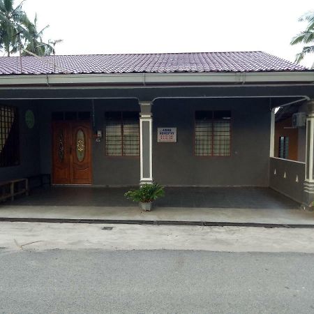 Aiman Homestay Marang Exterior photo
