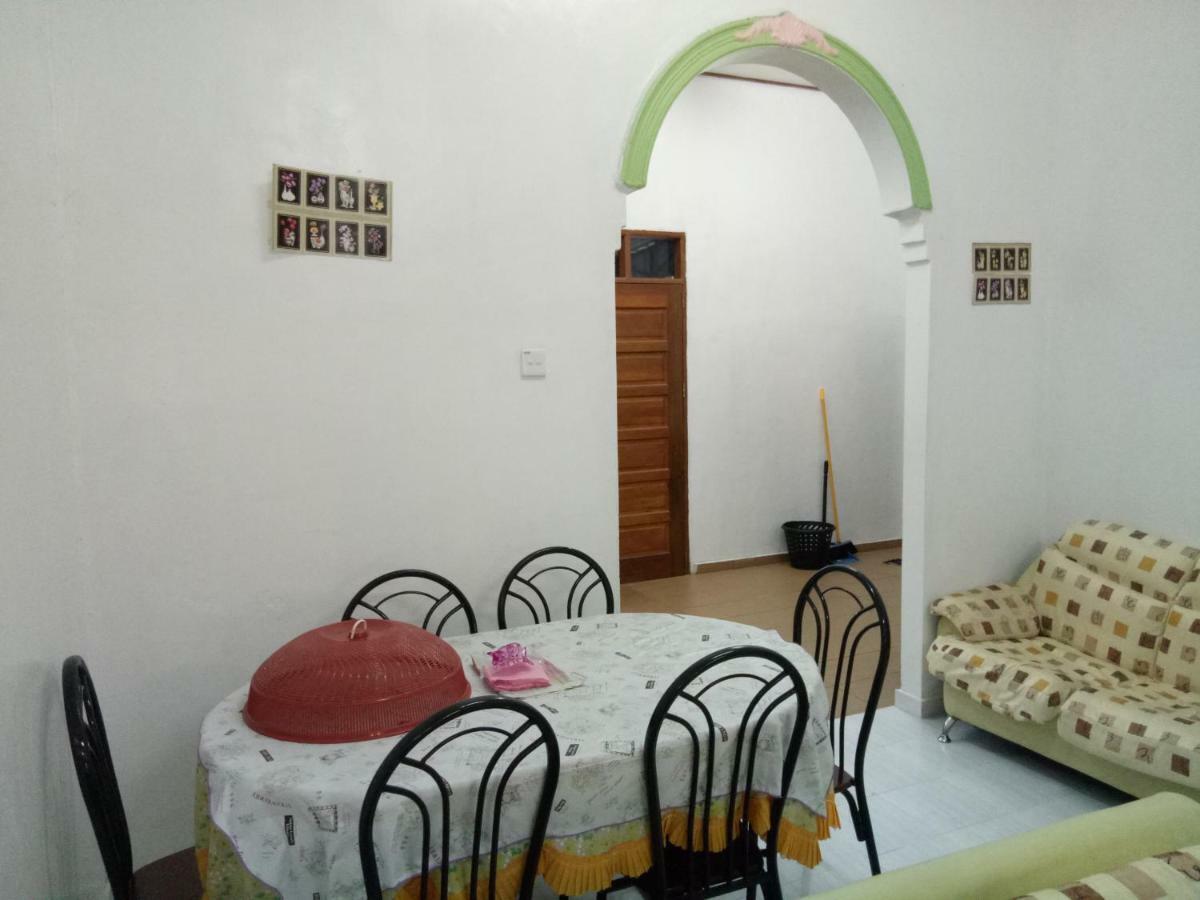 Aiman Homestay Marang Exterior photo